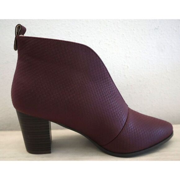 Journee Collection Women Sz 9 Wine/Burgundy Bellamy Block Heel Dress Bootie - Picture 5 of 7